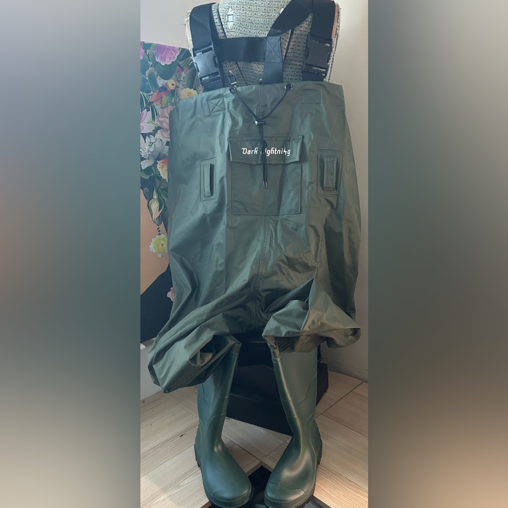 NWOT DARK LIGHTNING Fishing Waders for Men and Women with Boots - Picture 4 of 14
